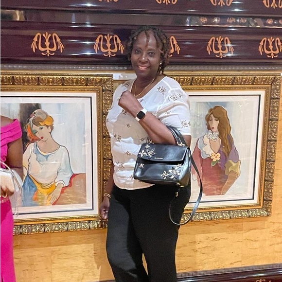 Meet your Posher, Mavis - Picture 1 of 1